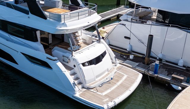 3042568 yacht for sale 9