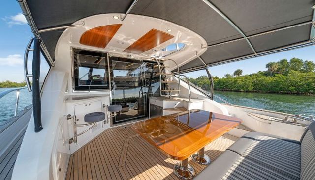 54 DAYBRIDGE yacht for sale 12