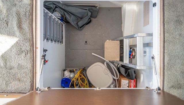 Bee's Knees yacht for sale 44