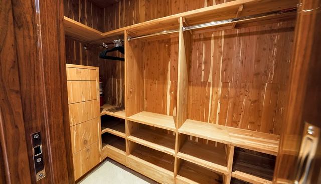 SILVER LINING yacht for sale 22