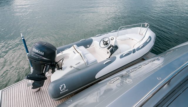 Hummingbird yacht for sale 32
