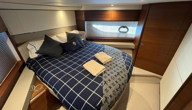 F55 yacht for sale 25