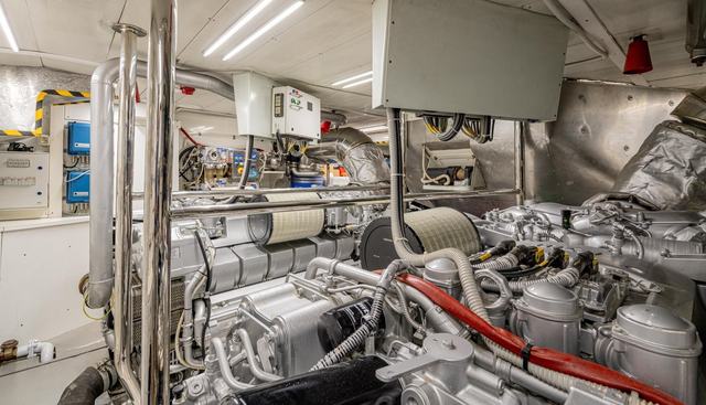 DADDY'S DREAM 888 yacht for sale 29