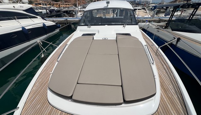 White Pearl yacht for sale 10
