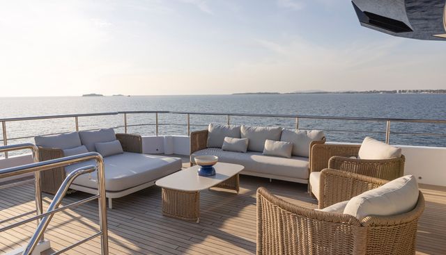BEE EXPLORER YACHT yacht for sale 4