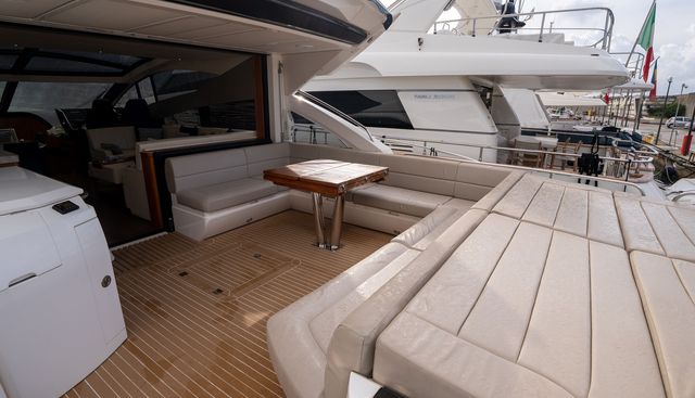 WILDWAVE yacht for sale 10