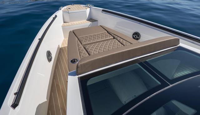 320GTO-783 yacht for sale 17