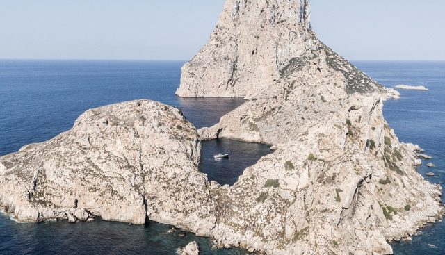 LOLOMA yacht for sale 25