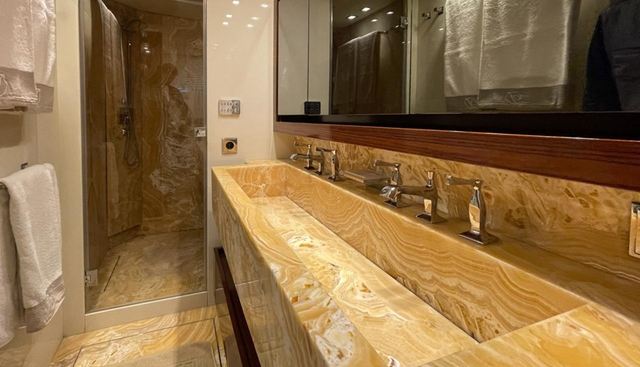 KAVALIER yacht for sale 15