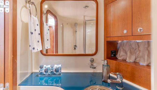 Dream Chaser yacht for sale 33