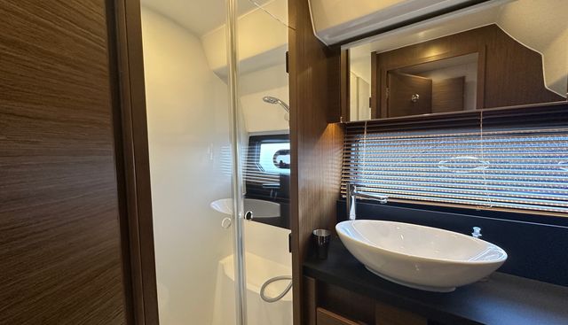Folly Five yacht for sale 20