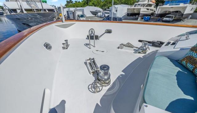 DIRT POOR yacht for sale 13