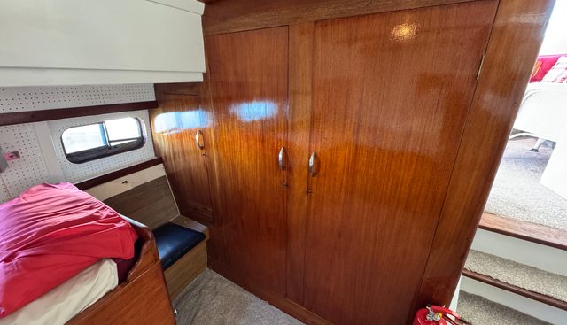 Adrienne yacht for sale 34
