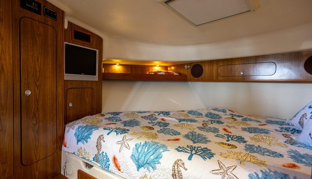 LAZY V yacht for sale 22