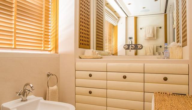 PELORUS yacht for sale 38