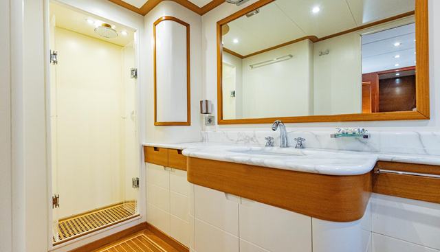 Gioia yacht for sale 22