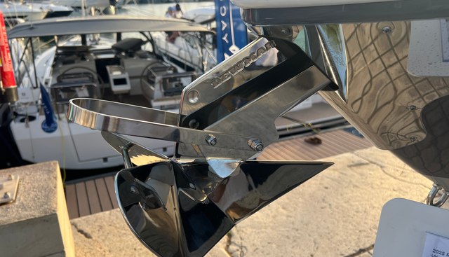 Regal LS6 yacht for sale 32