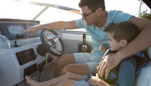 New Regal 28 Express yacht for sale 8