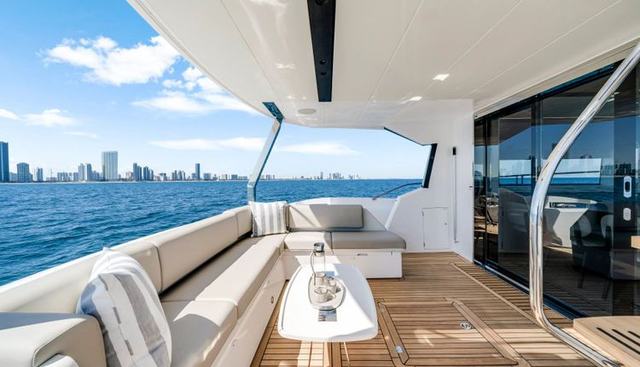 MANHATTAN 68 yacht for sale 9