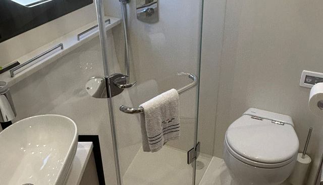 POCO LOCO 4 yacht for sale 24