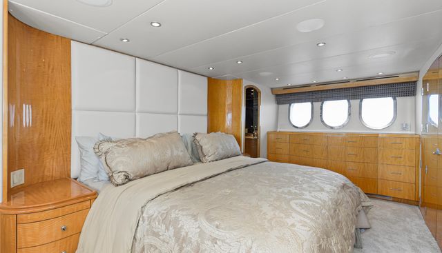 TIME 2-FLY yacht for sale 32
