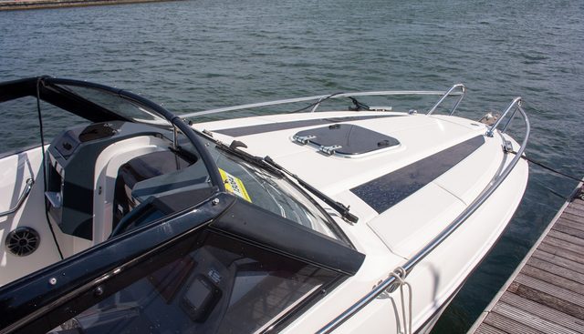 Parker 630 DC yacht for sale 9