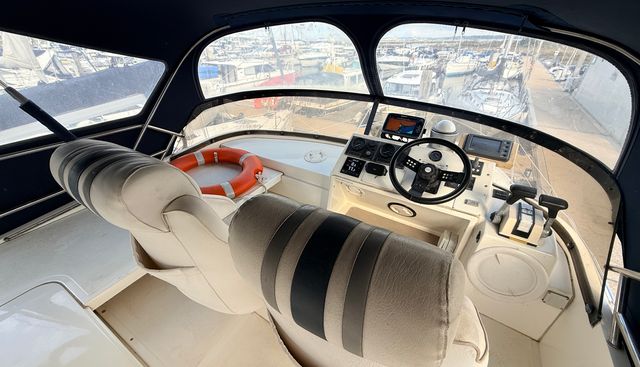 Sea Flight yacht for sale 24