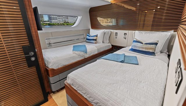 REUNION yacht for sale 44