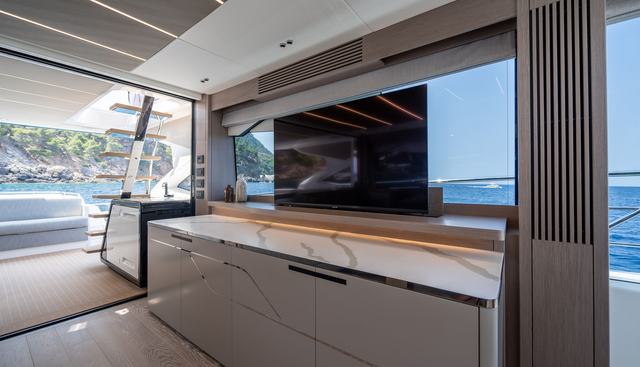 FLASH yacht for sale 20
