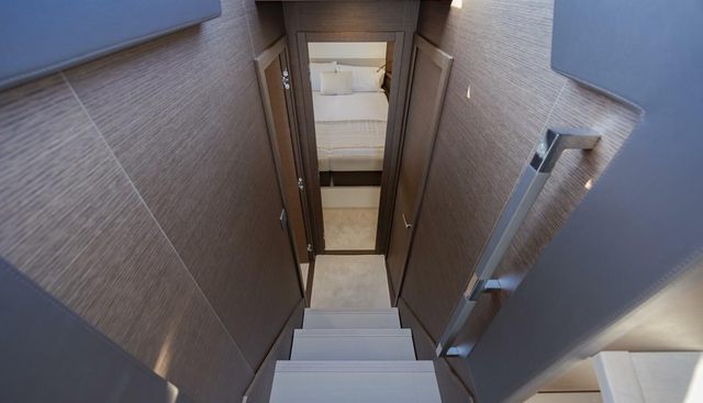 noname yacht for sale 37