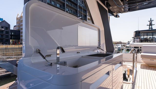 3042568 yacht for sale 14