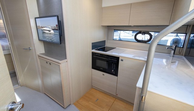 Capricho yacht for sale 20