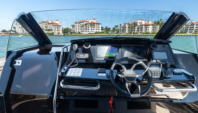HINJUICE yacht for sale 30