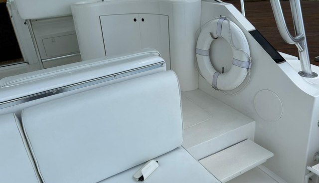 El Caiman yacht for sale 14