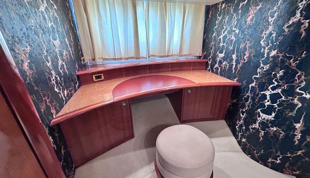 A55 yacht for sale 27
