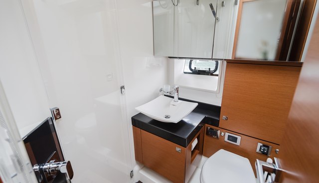 WorldWide yacht for sale 34
