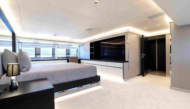 AQUILA yacht for sale 15