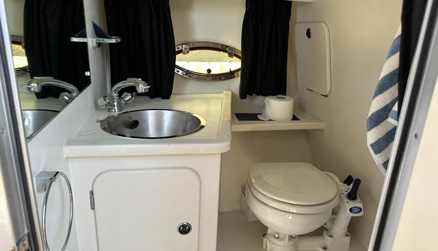Locomotion yacht for sale 19