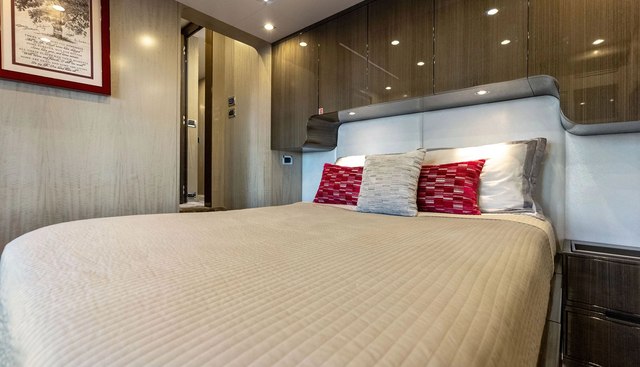 Satisfaction yacht for sale 35