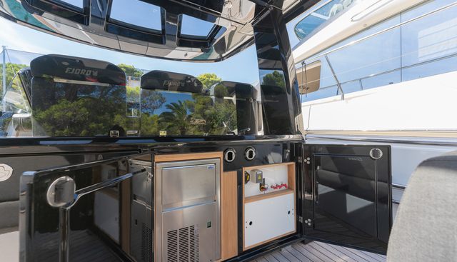 noname yacht for sale 8