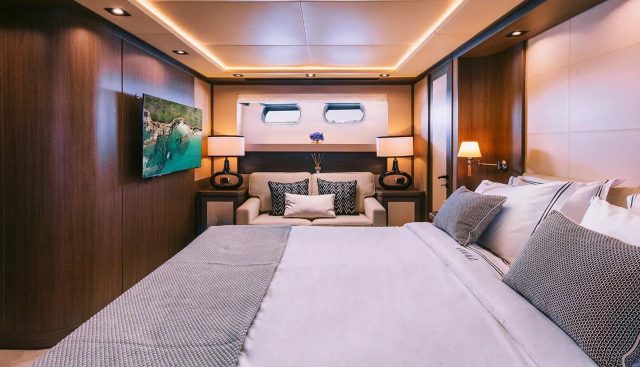 Oval yacht for sale 13
