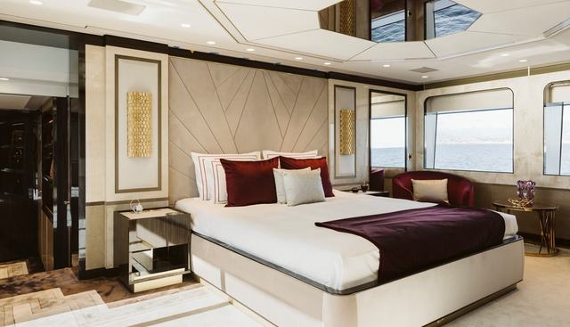 BOMBAY yacht for sale 17