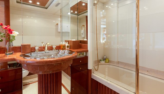 STARFIRE yacht for sale 40