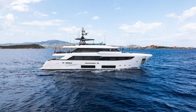 QUEEN J III yacht for sale 2