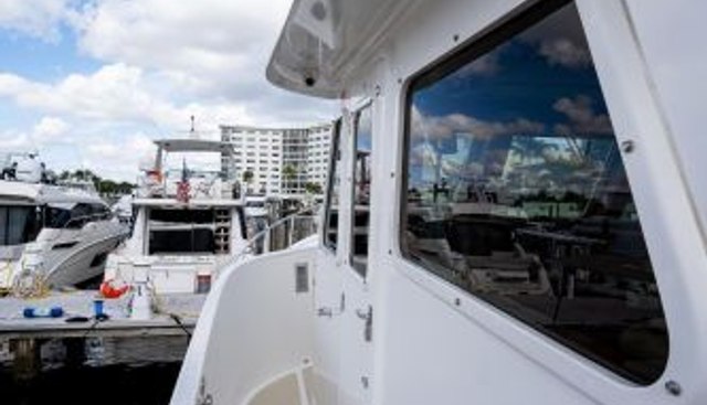 Homes yacht for sale 9