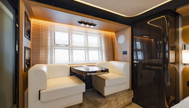 JR 28 yacht for sale 15