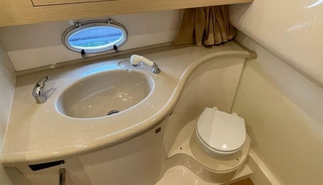 Gin Trap yacht for sale 38