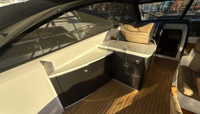 FEATHERS yacht for sale 15
