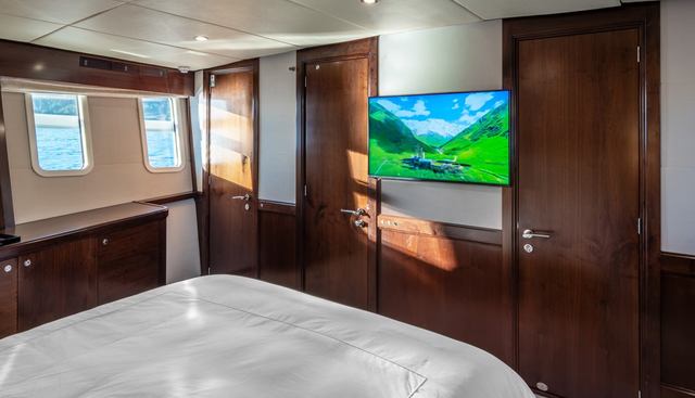 SULTANA yacht for sale 22