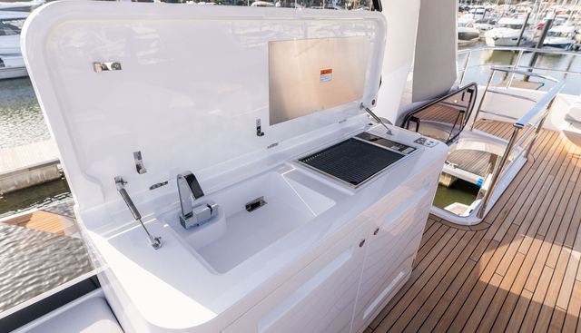 3102668 yacht for sale 10